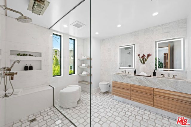 1325 Thayer Avenue, Los Angeles, CA 90024