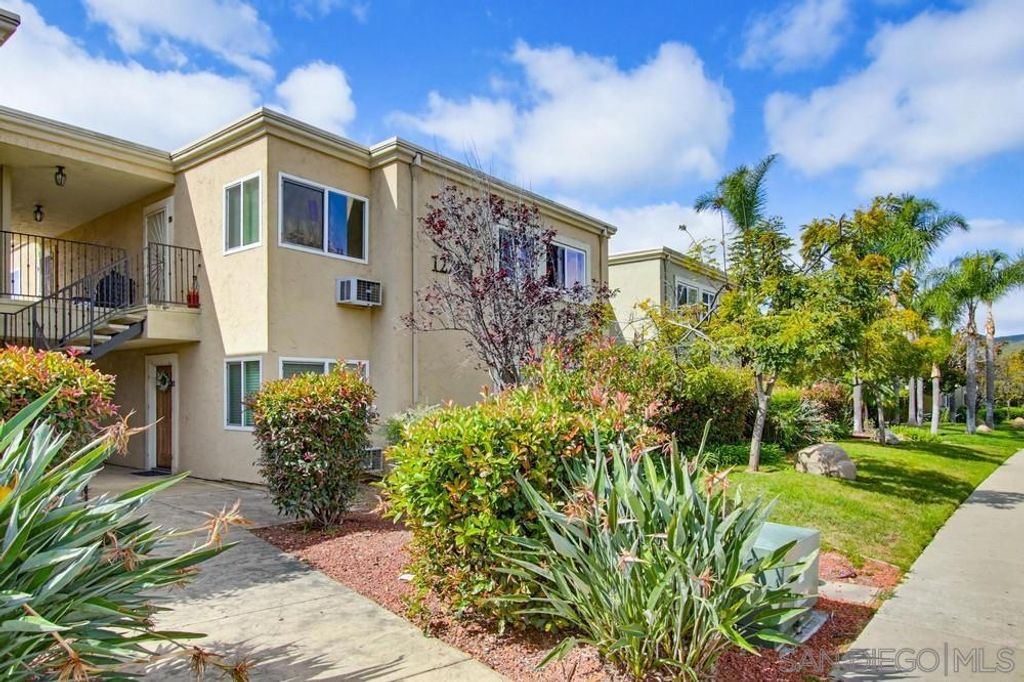 12745 Robison Blvd 18, Poway, CA 92064