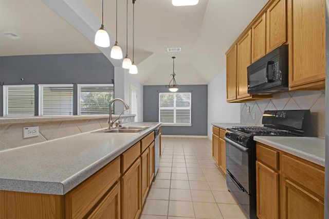3300 Winding Shore LN, Pflugerville, TX 78660