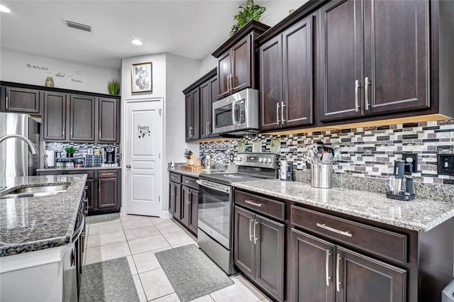 2806 W SAINT ISABEL STREET, Tampa, FL 33607