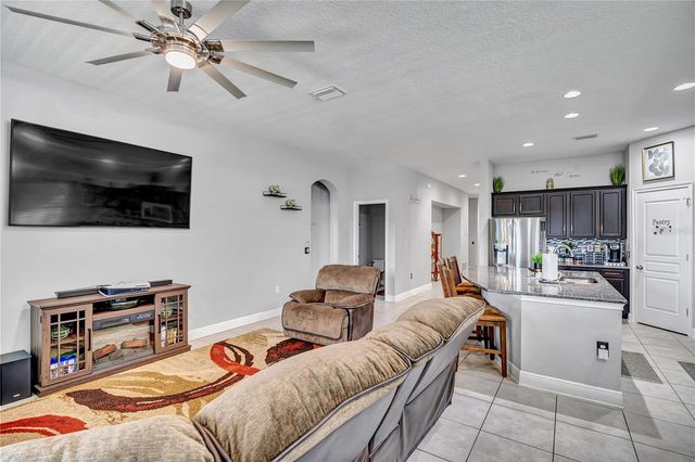 2806 W SAINT ISABEL STREET, Tampa, FL 33607