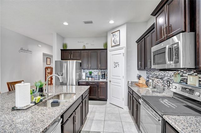 2806 W SAINT ISABEL STREET, Tampa, FL 33607