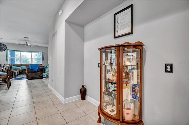 2806 W SAINT ISABEL STREET, Tampa, FL 33607