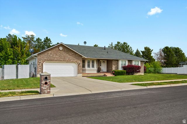 1848 W 1520 N, Clinton, UT 84015