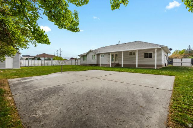 1848 W 1520 N, Clinton, UT 84015