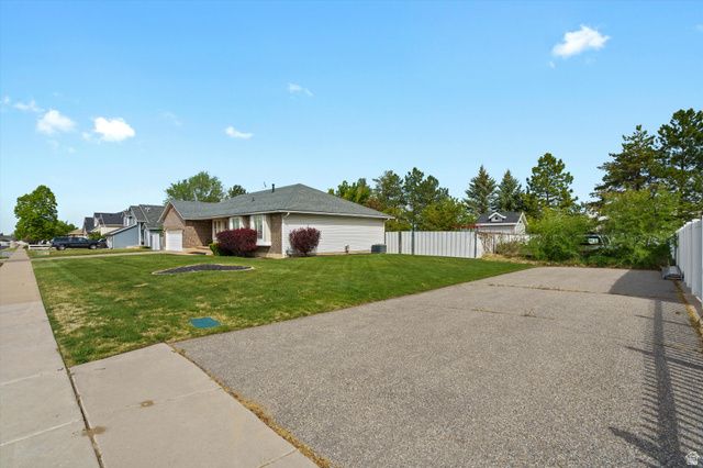1848 W 1520 N, Clinton, UT 84015