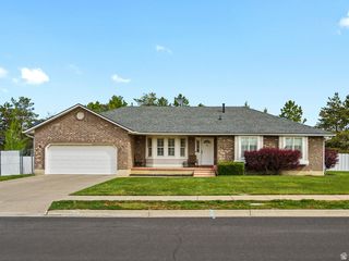 1848 W 1520 N, Clinton, UT 84015