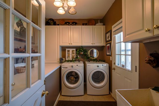 1639 N Woodridge Dr, Wichita, KS 67206