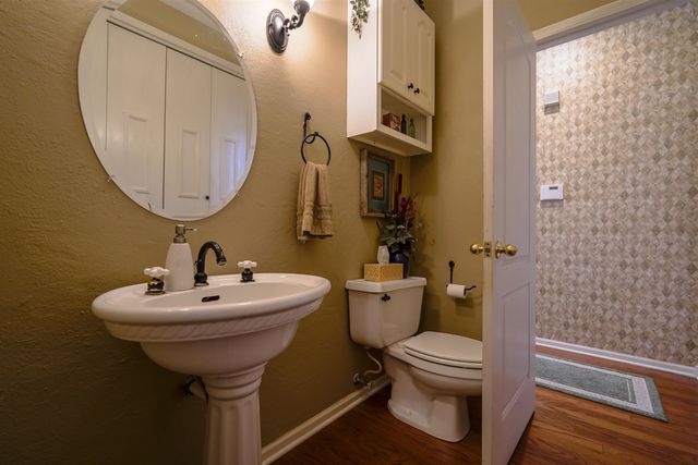 1639 N Woodridge Dr, Wichita, KS 67206