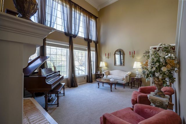 1639 N Woodridge Dr, Wichita, KS 67206