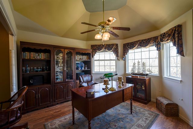 1639 N Woodridge Dr, Wichita, KS 67206