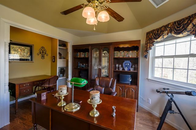 1639 N Woodridge Dr, Wichita, KS 67206