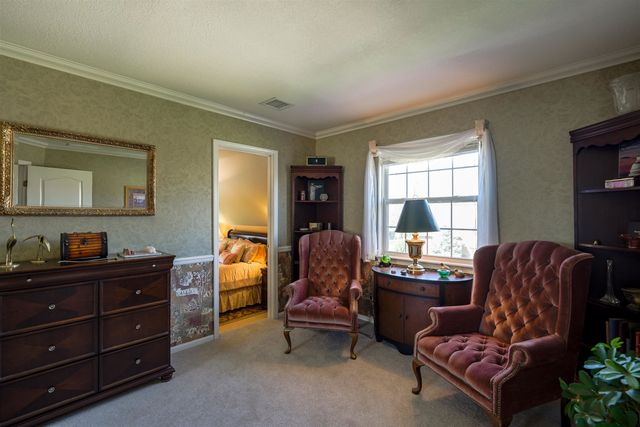 1639 N Woodridge Dr, Wichita, KS 67206