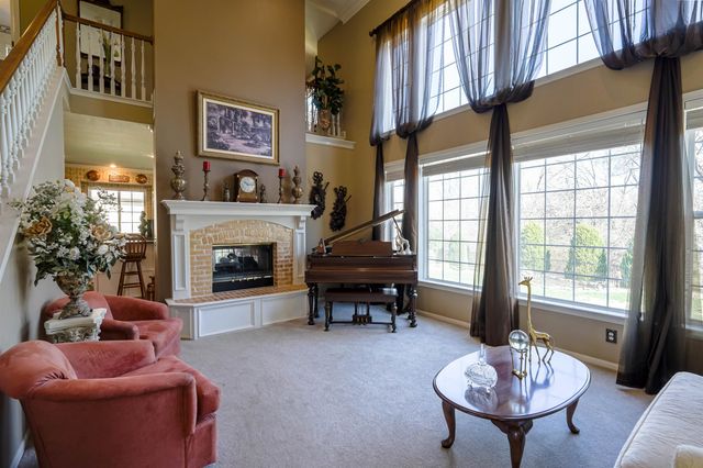 1639 N Woodridge Dr, Wichita, KS 67206