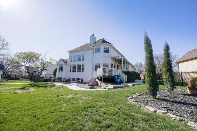 1639 N Woodridge Dr, Wichita, KS 67206