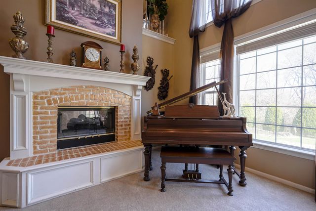 1639 N Woodridge Dr, Wichita, KS 67206