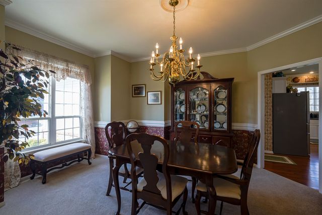 1639 N Woodridge Dr, Wichita, KS 67206