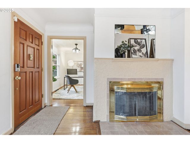 3194 Ne REGENTS Dr, Portland, OR 97212