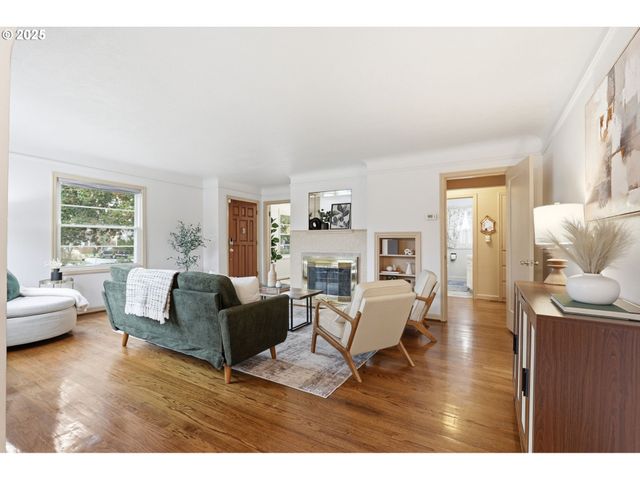 3194 Ne REGENTS Dr, Portland, OR 97212