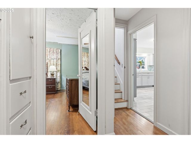 3194 Ne REGENTS Dr, Portland, OR 97212