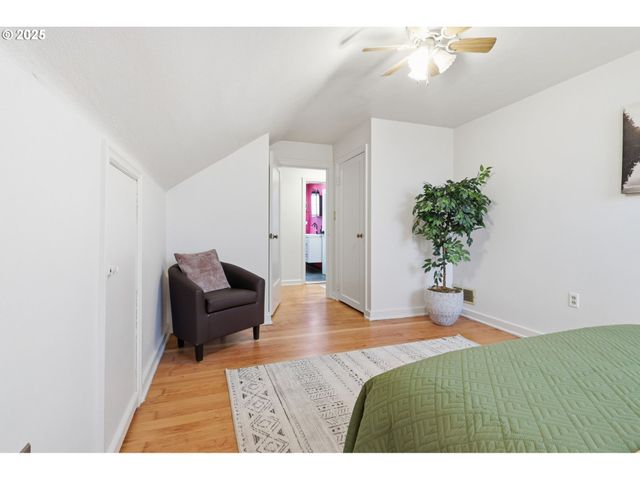 3194 Ne REGENTS Dr, Portland, OR 97212