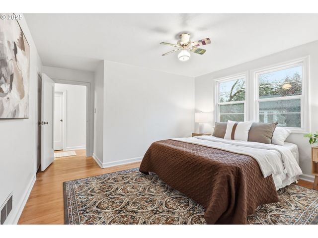 3194 Ne REGENTS Dr, Portland, OR 97212