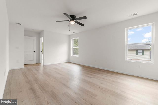 86 PEACH, Westville, NJ 08093