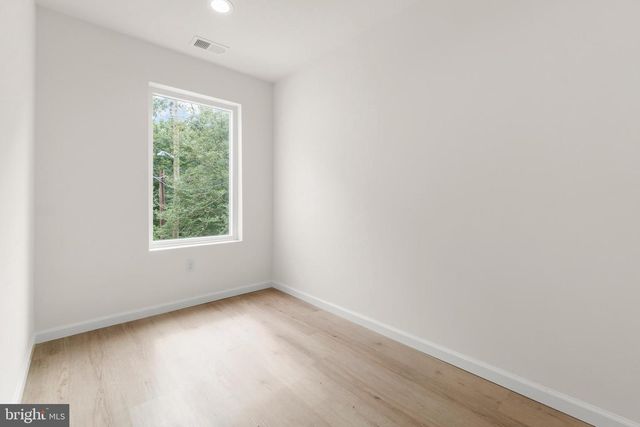 86 PEACH, Westville, NJ 08093