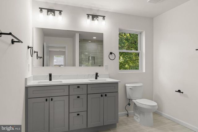 86 PEACH, Westville, NJ 08093