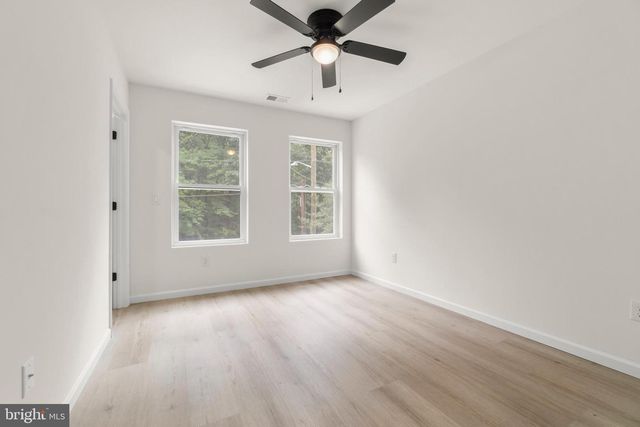 86 PEACH, Westville, NJ 08093