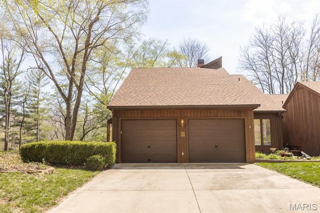 13 Tanewood Court, Belleville, IL 62223