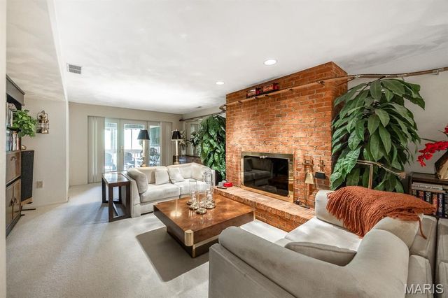 13 Tanewood Court, Belleville, IL 62223
