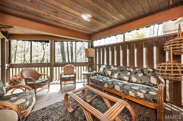 13 Tanewood Court, Belleville, IL 62223