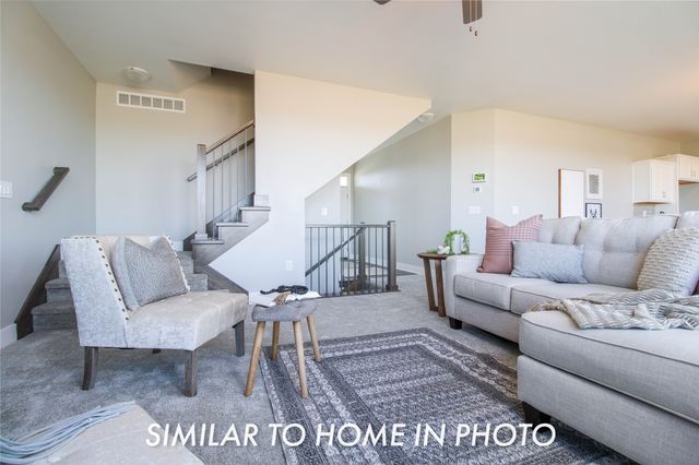 10118 NW 68th Avenue, Johnston, IA 50131