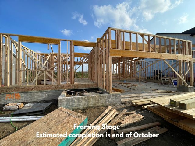 10118 NW 68th Avenue, Johnston, IA 50131