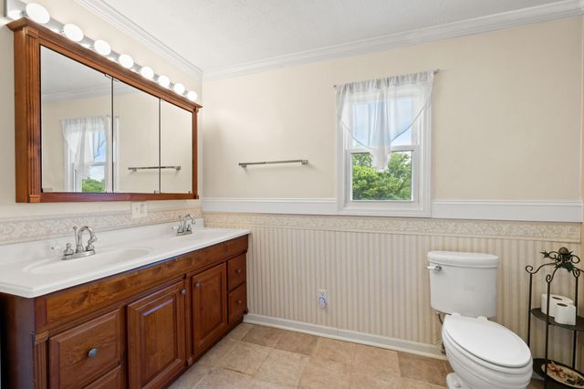 1676 Graves Road, Stamping Ground, KY 40379