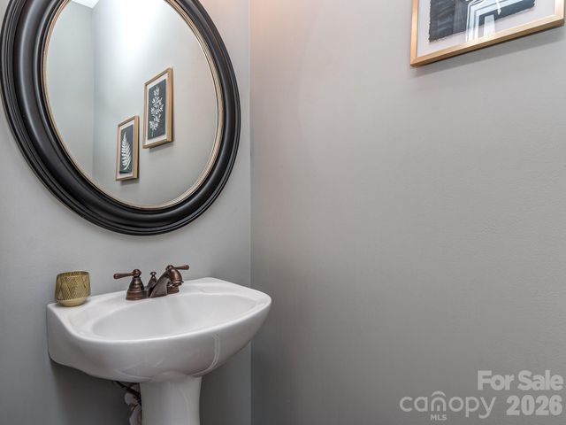 2139 Belle Vernon Avenue, Charlotte, NC 28210