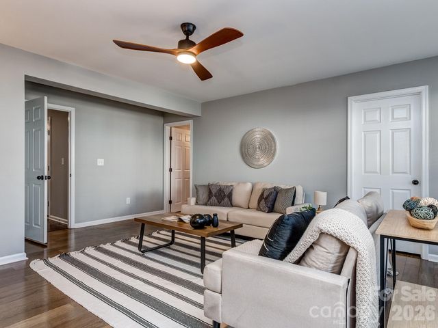 2139 Belle Vernon Avenue, Charlotte, NC 28210