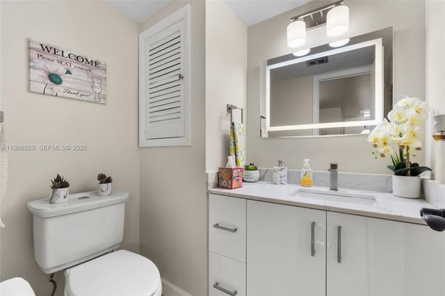 9420 S Hollybrook Lake Drive 206, Pembroke Pines, FL 33025