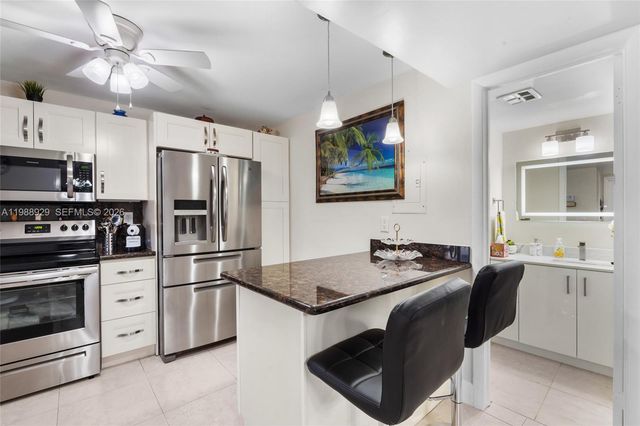 9420 S Hollybrook Lake Drive 206, Pembroke Pines, FL 33025