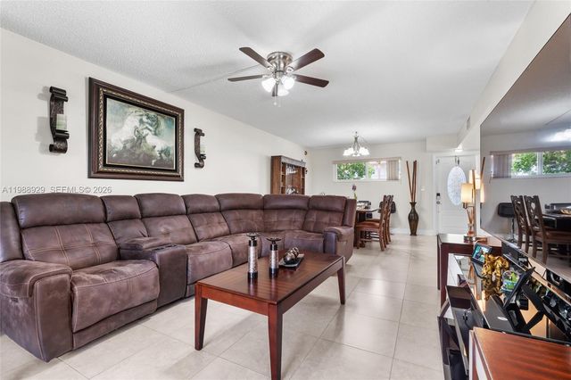 9420 S Hollybrook Lake Drive 206, Pembroke Pines, FL 33025