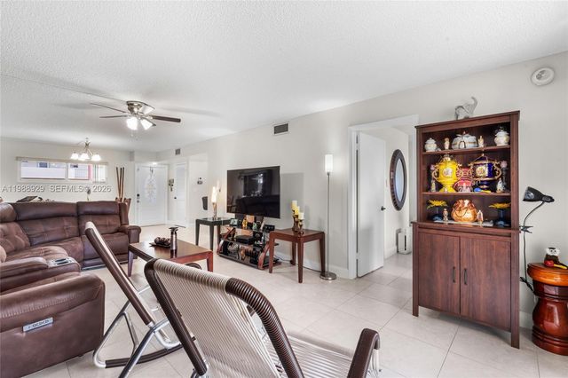9420 S Hollybrook Lake Drive 206, Pembroke Pines, FL 33025