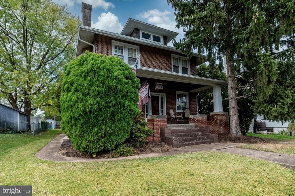 Image 1 of property listing at 760 STARR ST, Phoenixville, PA 19460