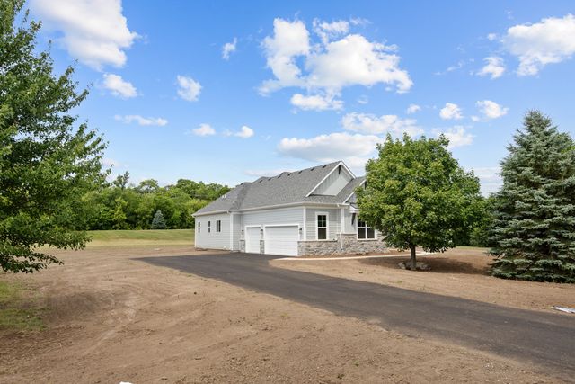 2907 Pioneer Oaks Drive, Ringwood, IL 60072