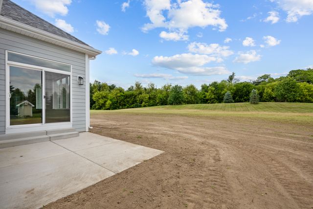 2907 Pioneer Oaks Drive, Ringwood, IL 60072
