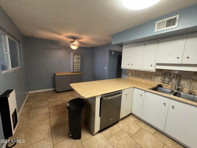 5363 N Black Canyon Highway, Phoenix, AZ 85015