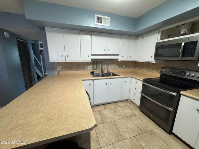 5363 N Black Canyon Highway, Phoenix, AZ 85015