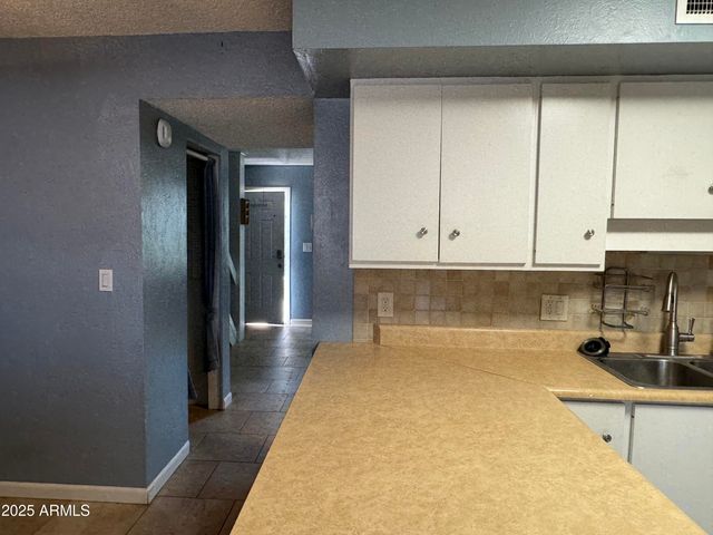 5363 N Black Canyon Highway, Phoenix, AZ 85015