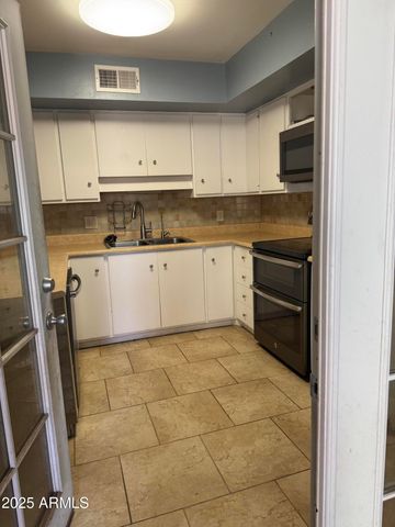 5363 N Black Canyon Highway, Phoenix, AZ 85015