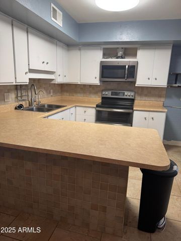 5363 N Black Canyon Highway, Phoenix, AZ 85015